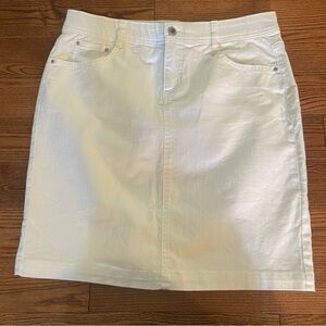 Charter club women’s white coloured skirt  in‎ size 10 petite